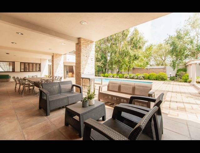 5 BEDROOM HOUSE FOR SALE IN DOWERGLEN EXT 4